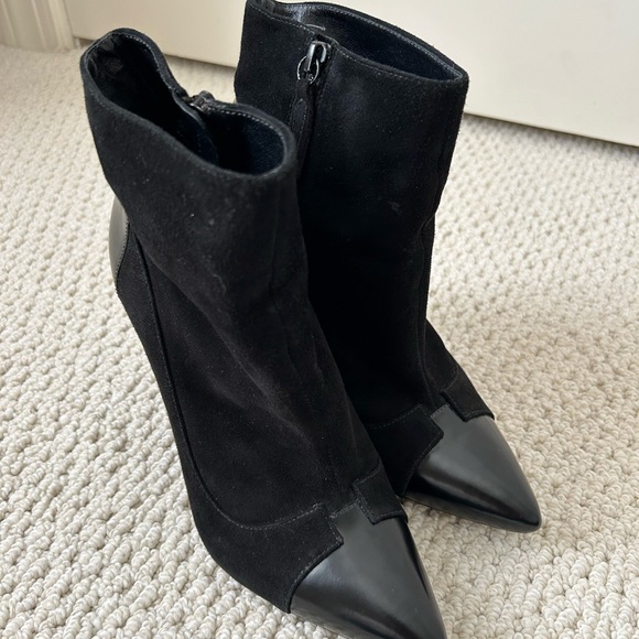 Alice + Olivia Dametrie suede and leather boots - Picture 2 of 6